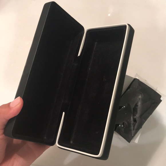 Givenchy sunglasses case with box and cloth - Picture 2 of 2